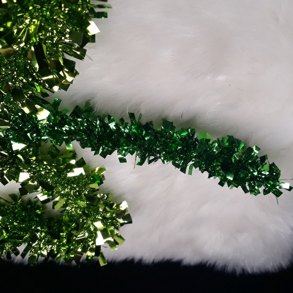 St. Patrick's Day green sparkling shamrock 12 x 14 inches wall hanging - Picture 4 of 7